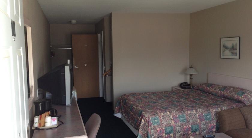 ซูเปอร์ 8 บาย วินด์แฮม โกลเดน Hotel ภายนอก รูปภาพ